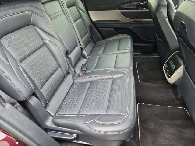 Used 2024 Lincoln Nautilus Reserve AWD/4WD image 19