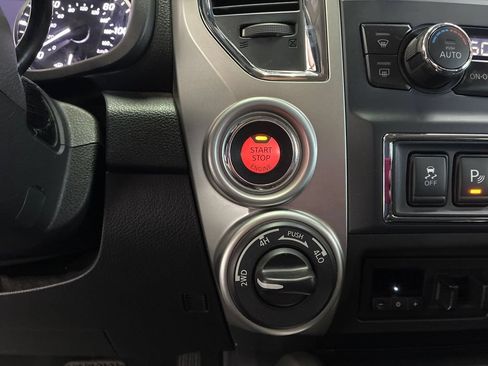 Used 2020 Nissan Titan SV w/ SV Convenience Package AWD/4WD image 16