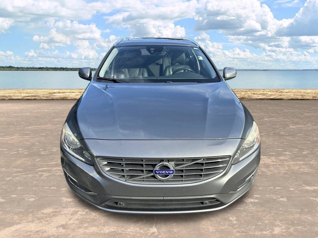 Used 2017 Volvo V60 T5 Premier w/ Convenience Package FWD image 2