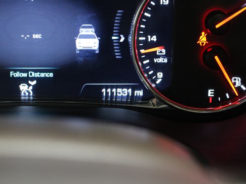 Used 2019 GMC Acadia Denali w/ Technology Package AWD/4WD image 15