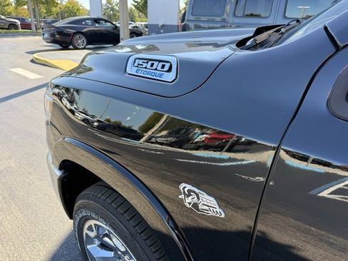 New 2026 RAM 1500 4x4 Crew Cab image 12