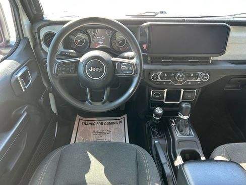 Used 2024 Jeep Gladiator Sport AWD/4WD image 11
