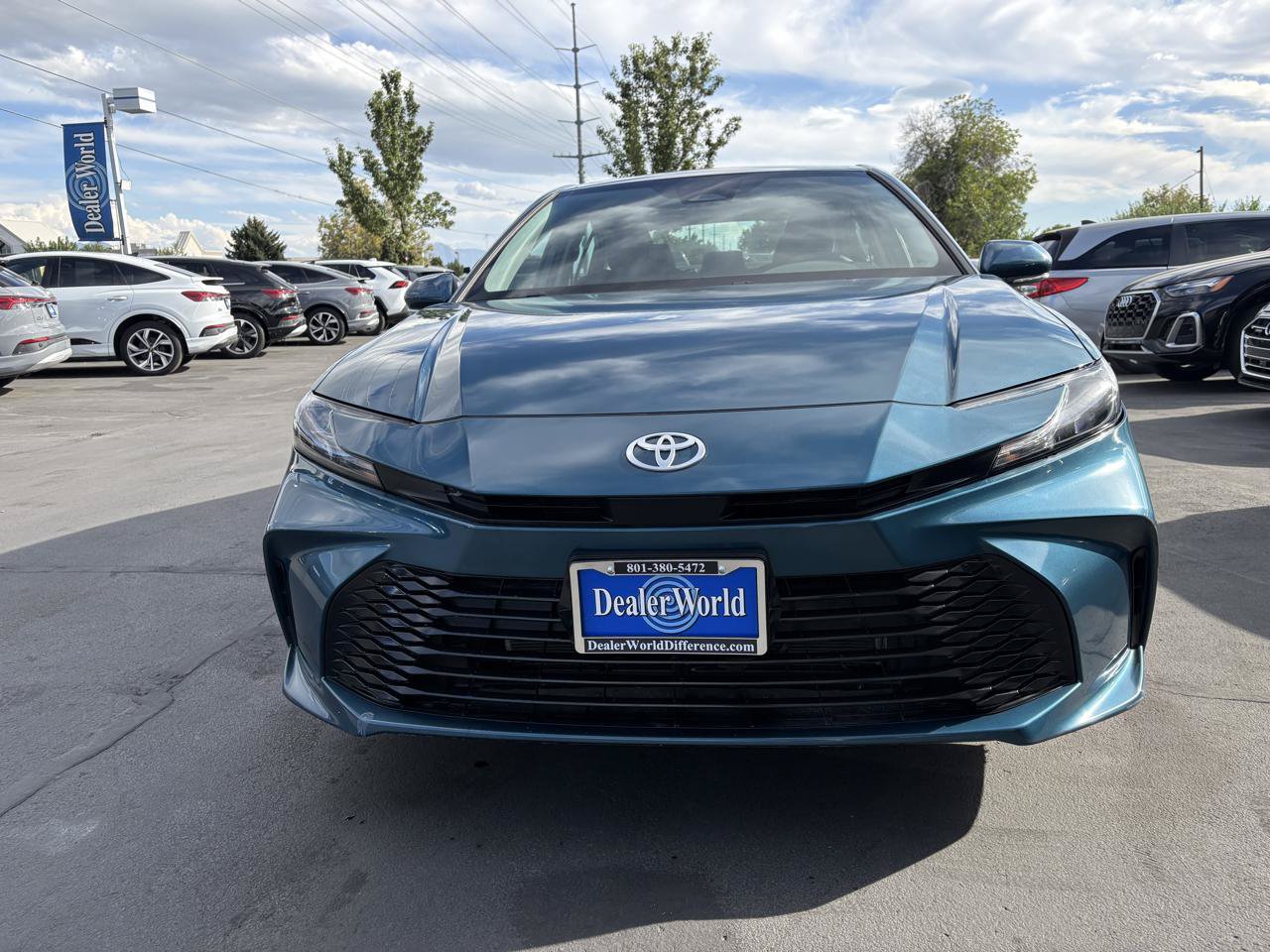 Used 2025 Toyota Camry LE w/ Convenience Package FWD image 2
