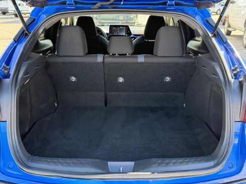 Used 2020 Toyota C-HR image 41