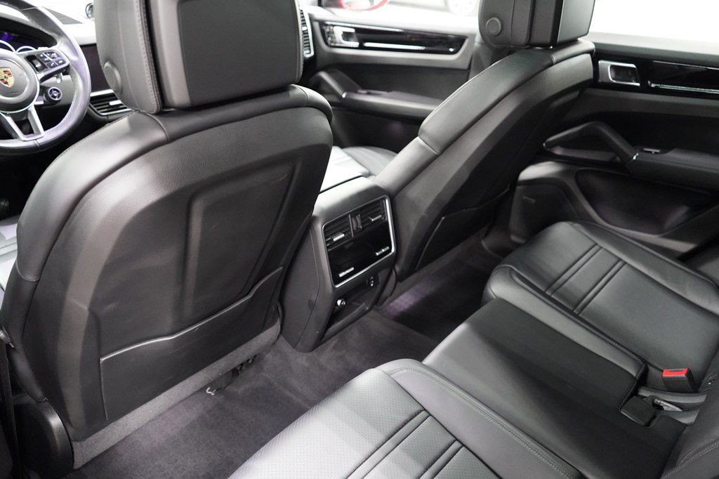 Used 2021 Porsche Cayenne Coupe AWD/4WD image 15