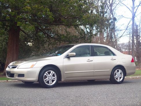 Used 2006 Honda Accord EX image 1