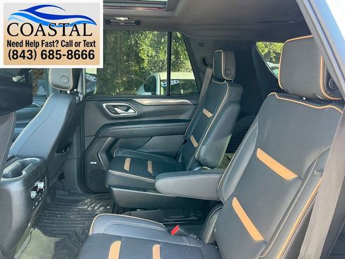 Used 2023 GMC Yukon AT4 w/ Technology Package AWD/4WD image 12