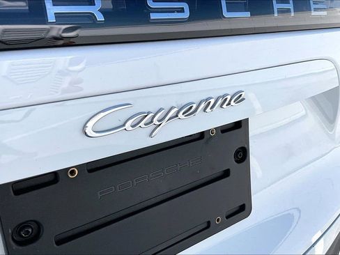 Used 2022 Porsche Cayenne image 22