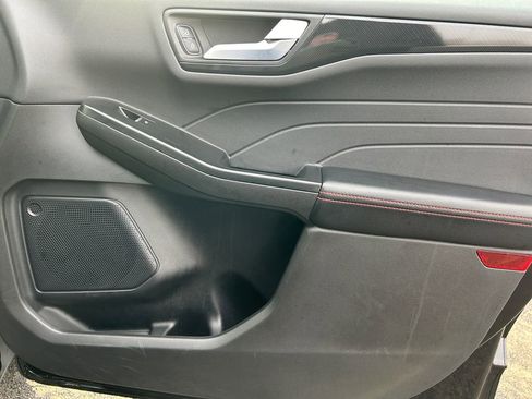 Used 2025 Ford Escape ST-Line image 25