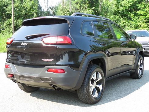 Used 2016 Jeep Cherokee Trailhawk w/ Comfort/Convenience Group AWD/4WD image 5