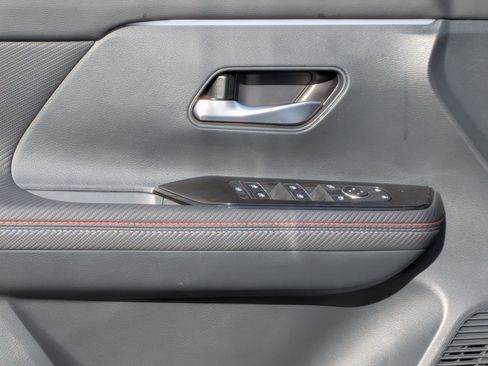 New 2026 Nissan Kicks SR image 13