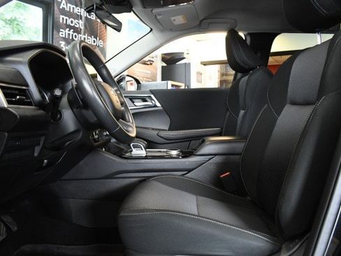 Used 2025 Mitsubishi Outlander ES AWD/4WD image 18