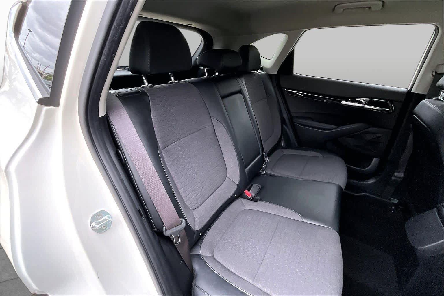 Used 2021 Kia Seltos S FWD image 19