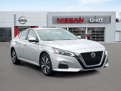 Certified 2022 Nissan Altima 2.5 SV AWD/4WD image 2