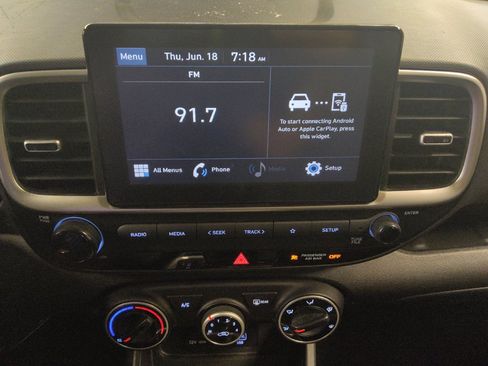 Used 2021 Hyundai Venue SE FWD image 25