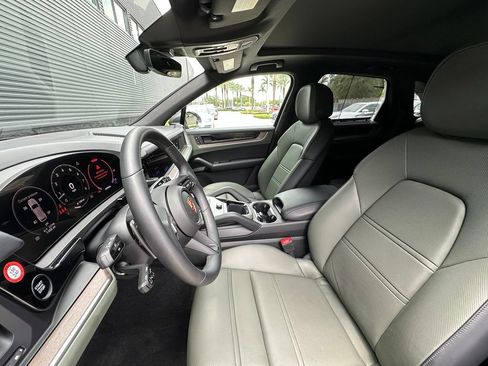 Certified 2026 Porsche Cayenne S AWD/4WD image 5