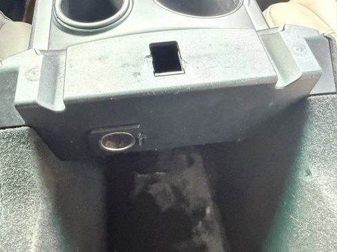 Used 2012 Ford Explorer XLT image 34