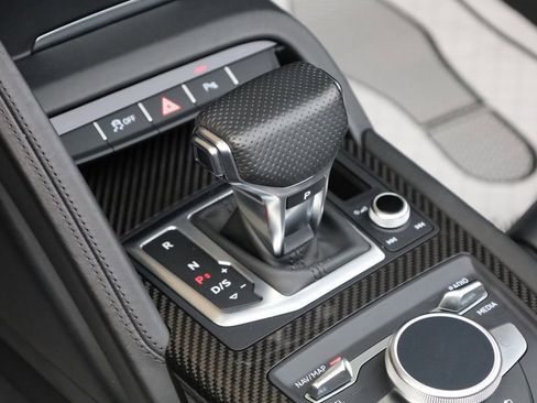 Used 2020 Audi R8 V10 w/ Carbon Exterior Package image 34