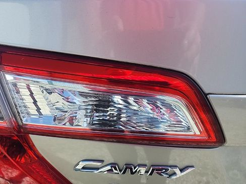 Used 2014 Toyota Camry LE FWD image 8