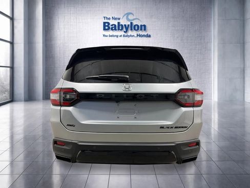 New 2026 Honda Pilot Black Edition image 4