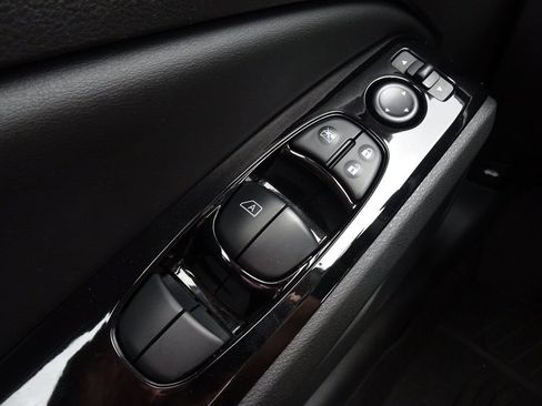 Used 2024 Nissan Altima 2.5 SR w/ SR Premium Package FWD image 23