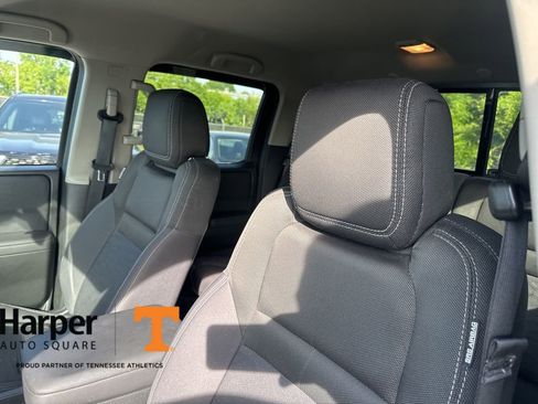 Used 2022 Nissan Frontier SV AWD/4WD image 13