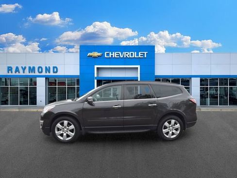 Certified 2017 Chevrolet Traverse LT w/ Style and Technology Package FWD image 6