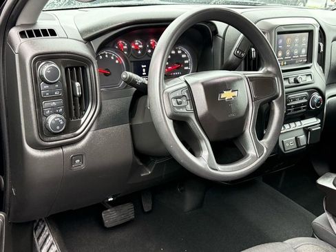 Used 2022 Chevrolet Silverado 1500 Custom image 12
