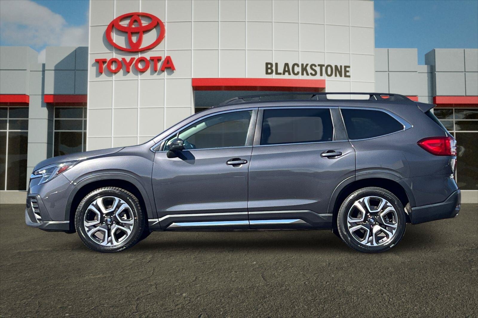 Used 2023 Subaru Ascent Limited AWD/4WD image 6
