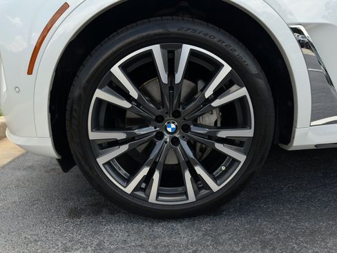 Used 2024 BMW X7 xDrive40i w/ Premium Package AWD/4WD image 20