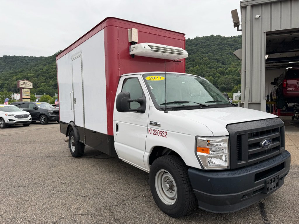 Used 2023 Ford E-350 and Econoline 350 Super Duty w/ Power Windows & Locks Group RWD image 3