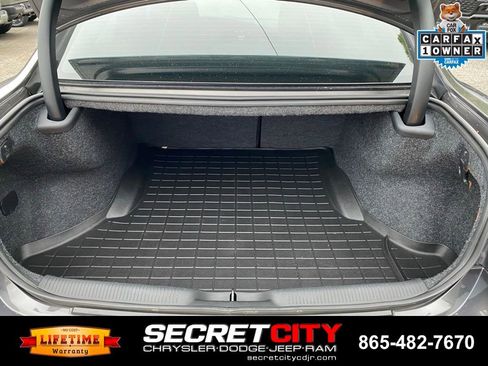 Used 2018 Dodge Charger R/T w/ Driver Confidence Group RWD image 9