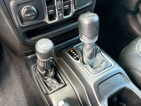 Used 2023 Jeep Wrangler Unlimited Sahara w/ Cold Weather Group image 18