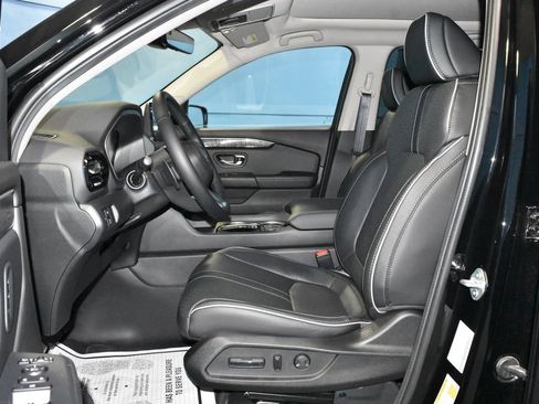 Used 2025 Honda Pilot Elite image 7