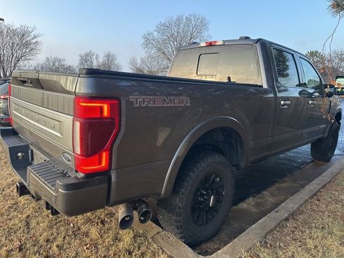 Used 2021 Ford F350 Platinum w/ Tremor Off-Road Package image 4