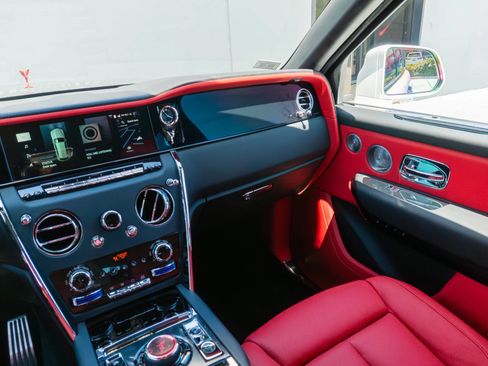 Used 2026 Rolls-Royce Cullinan AWD/4WD image 85