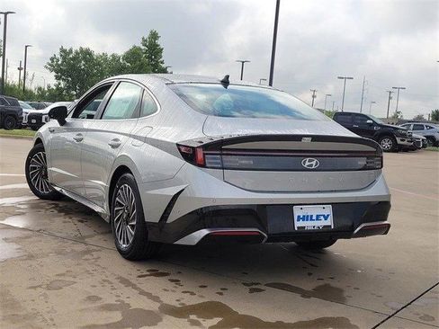 New 2025 Hyundai Sonata Limited image 12