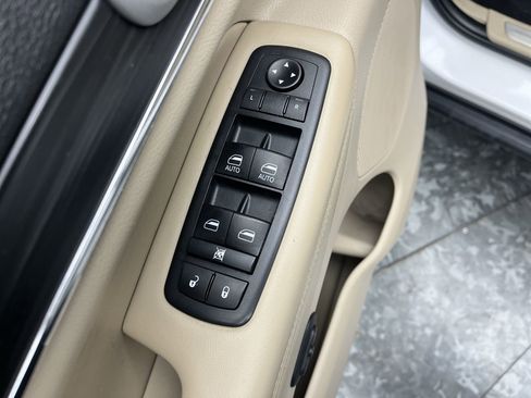 Used 2020 Jeep Grand Cherokee Limited image 9