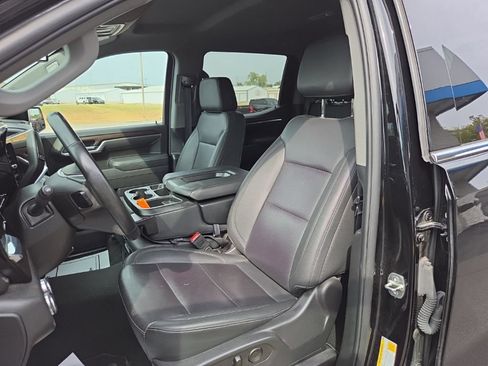 Used 2025 GMC Sierra 1500 SLT AWD/4WD image 9