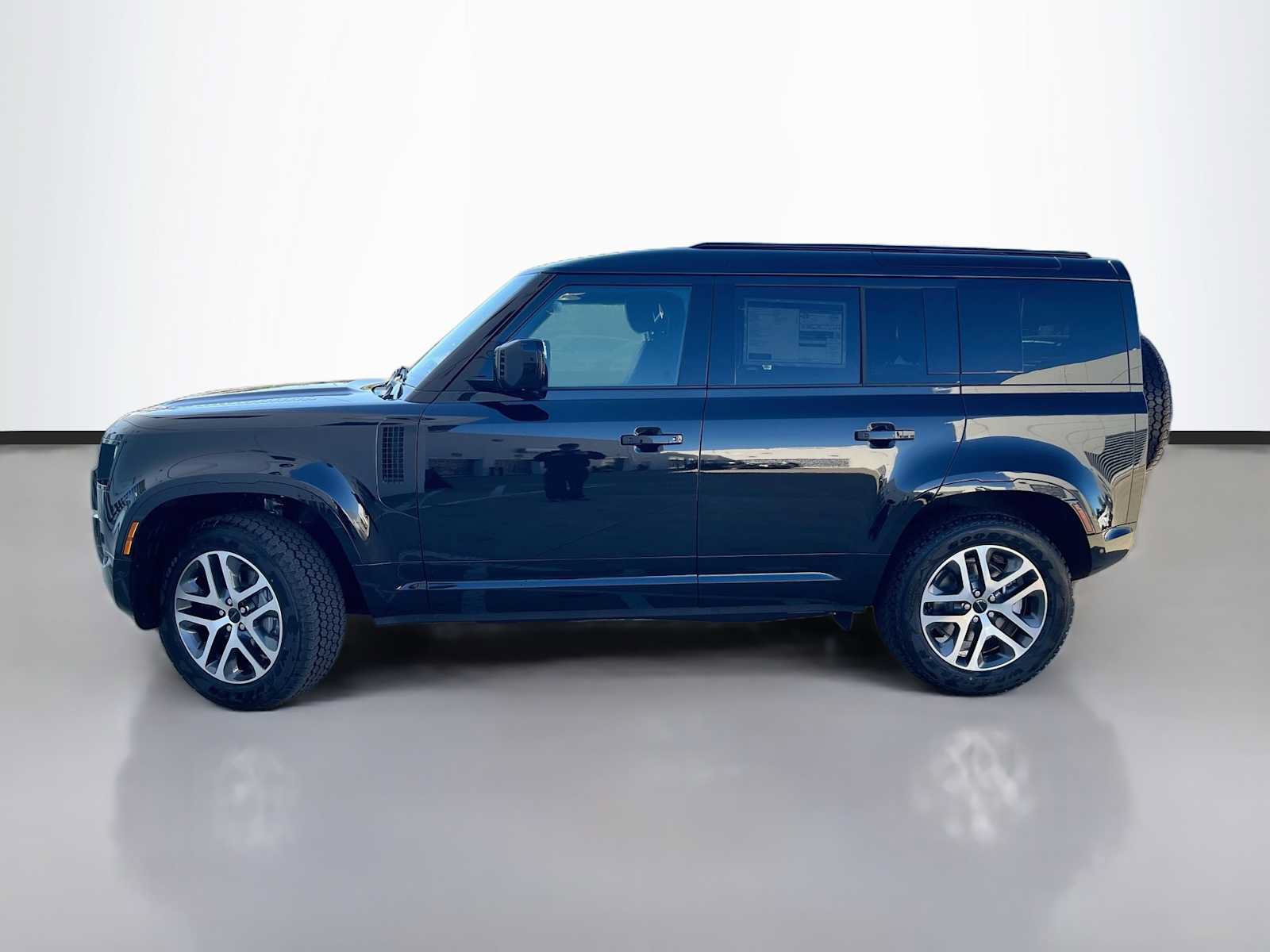 New 2026 Land Rover Defender 110 X-Dynamic SE AWD/4WD image 5
