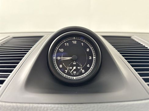 Certified 2025 Porsche Macan image 29