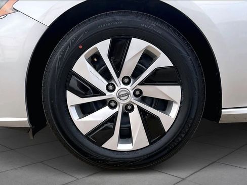 Used 2023 Nissan Altima 2.5 S image 8