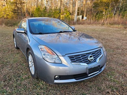 Used 2008 Nissan Altima 3.5 SE w/ Premium Pkg image 2