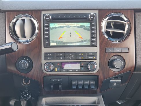 Used 2012 Ford F250 Lariat w/ Lariat Interior Pkg AWD/4WD image 18