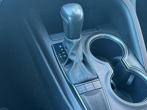 Used 2024 Toyota Camry SE image 19