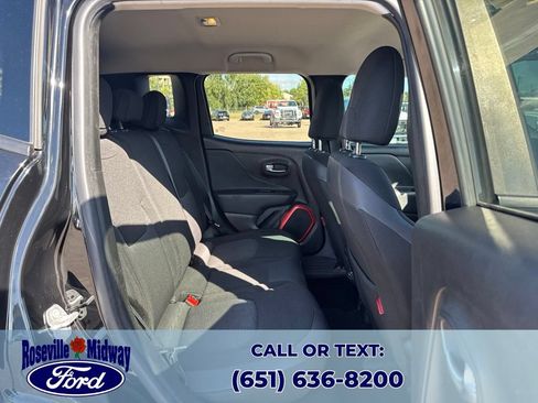 Used 2018 Jeep Renegade Trailhawk w/ Cold Weather Group II AWD/4WD image 34