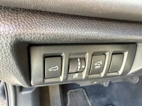 Used 2025 Subaru Outback Onyx Edition AWD/4WD image 12