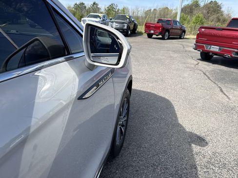 Used 2023 Lincoln Nautilus FWD w/ Premium Package image 39