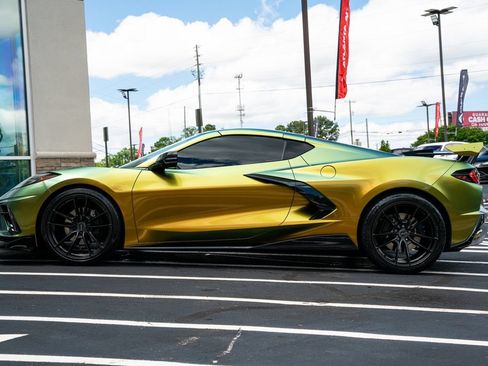 Used 2020 Chevrolet Corvette Stingray Coupe w/ 1LT RWD image 25