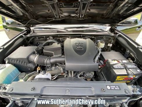 Used 2017 Toyota Tacoma 4x4 Double Cab image 35